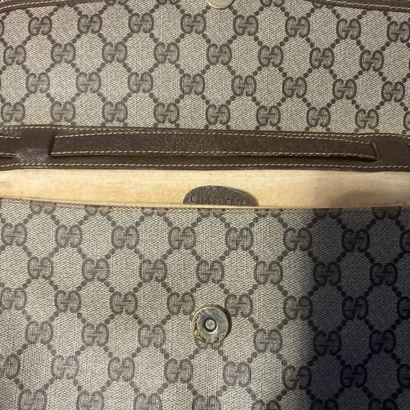Gucci multi purpose classic purse! Authentic!! Clean, non smoking home. - Picture 6 of 13